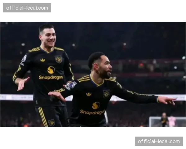 曼联客场三比二逆转阿森纳 终结对手主场不败金身