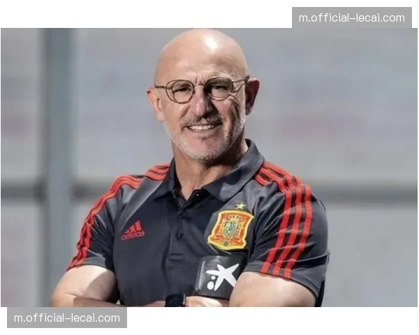 西班牙队强化肋部渗透演练，德拉富恩特破解铁桶阵新思路曝光